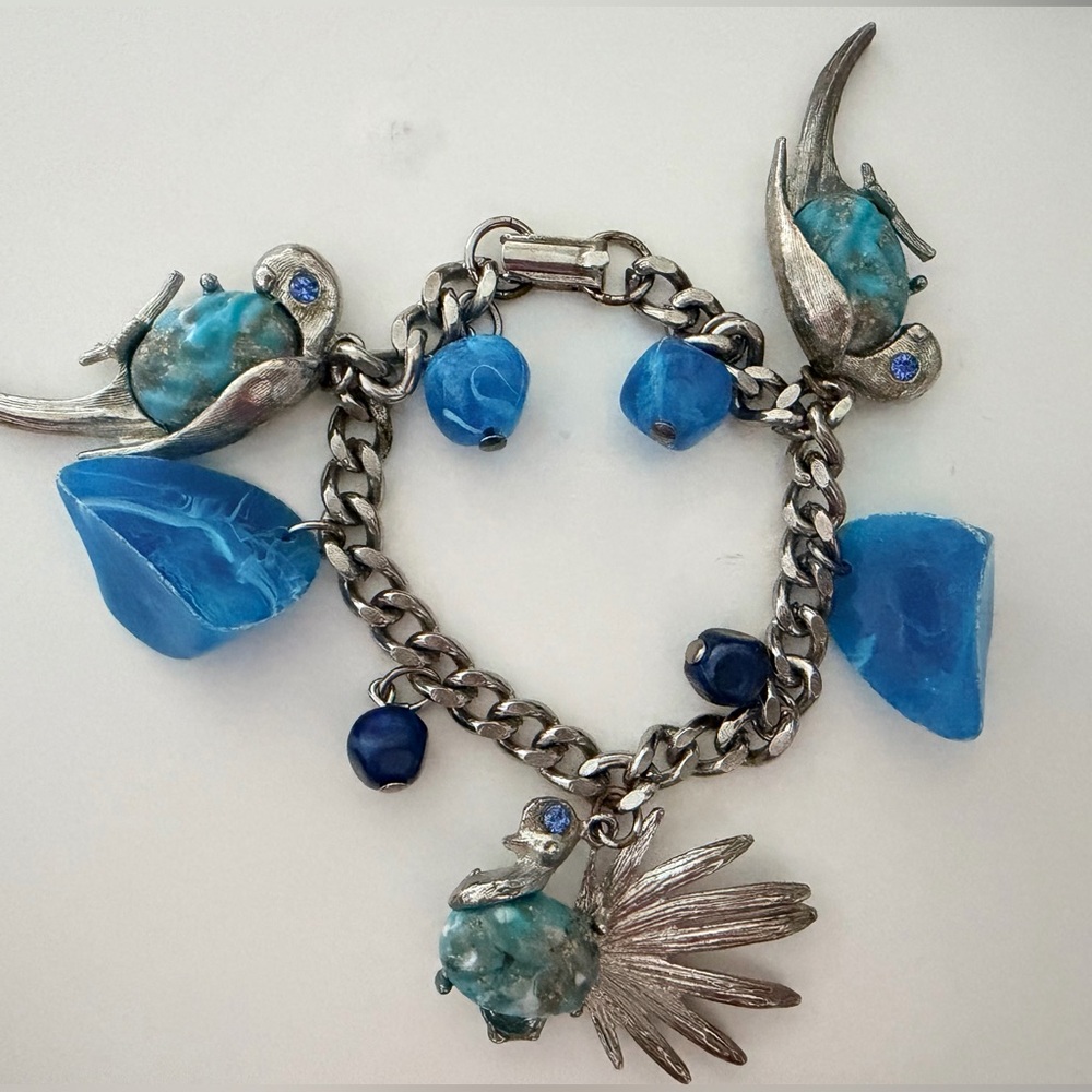 Beautiful Vintage 1950s 1960s Bird Dangle Charm Bracelet